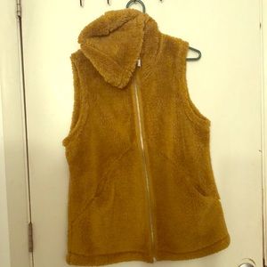Cozy deep mustard hooded vest with zipper